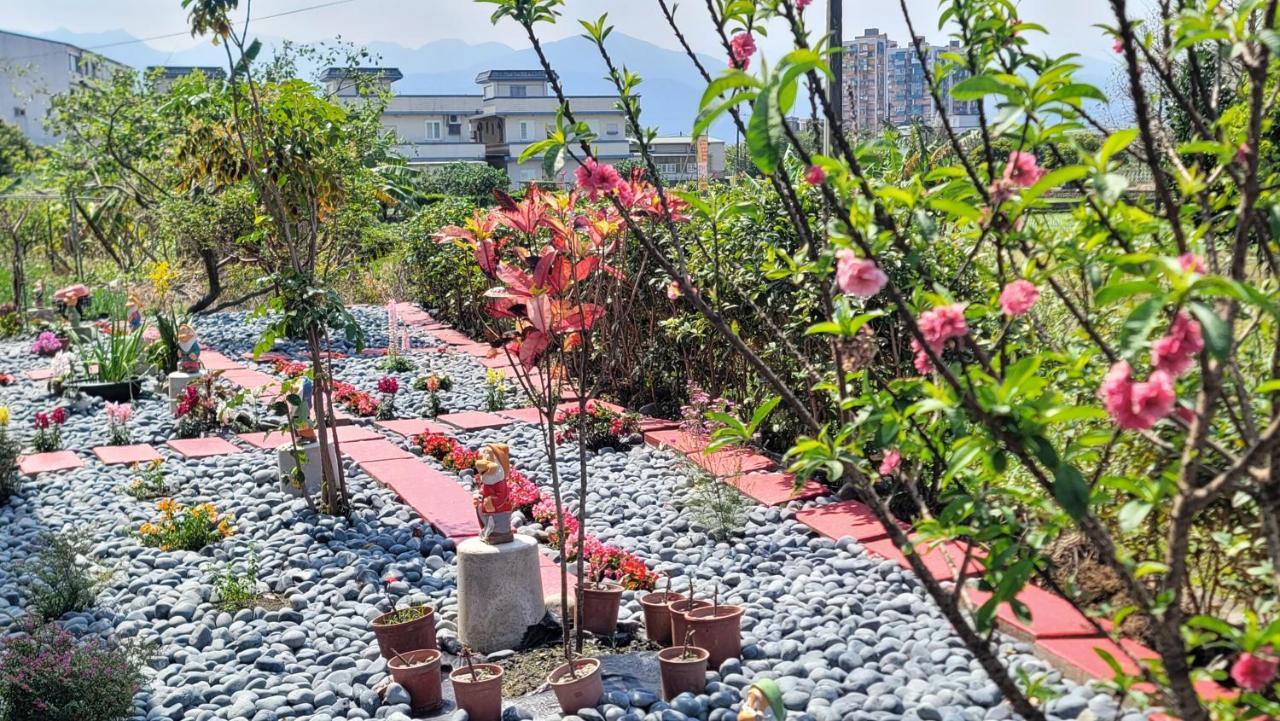 Chaopingjia Fengge Guesthouse Уцзе Экстерьер фото